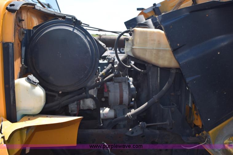 image for item K6209 2000 International 4900 dump truck