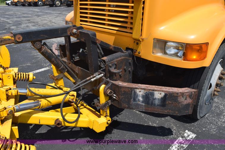 image for item K6209 2000 International 4900 dump truck