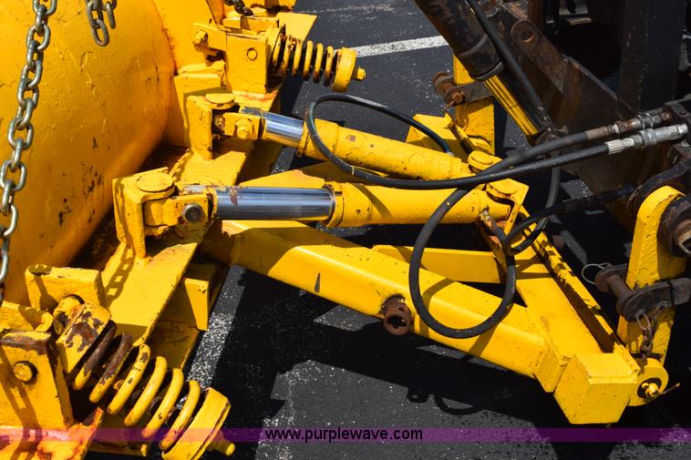 image for item K6209 2000 International 4900 dump truck