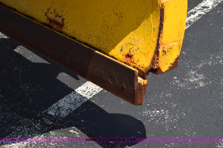 image for item K6209 2000 International 4900 dump truck