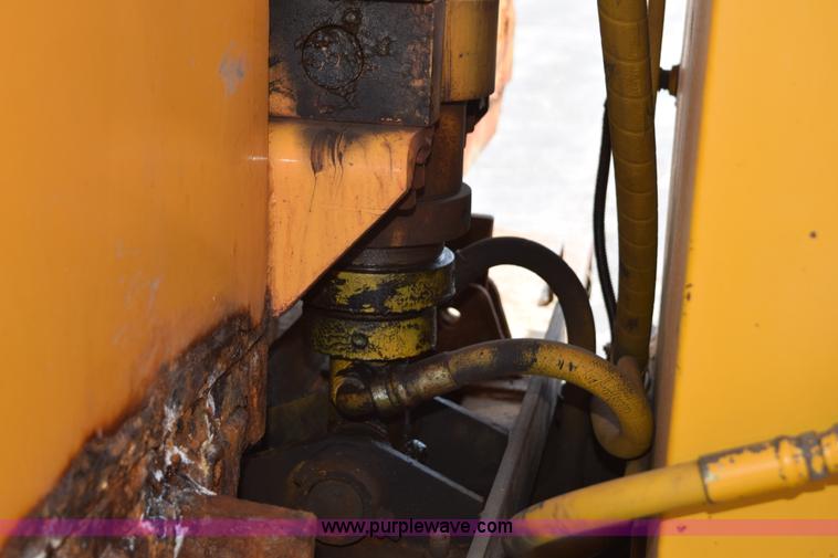 image for item K6209 2000 International 4900 dump truck