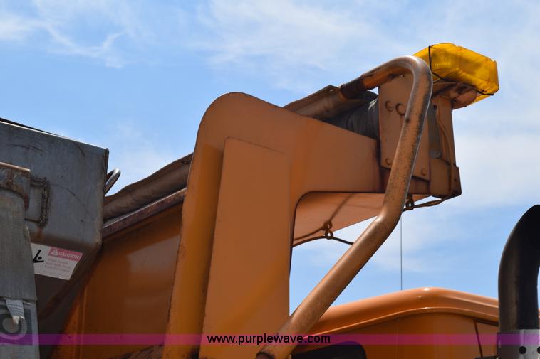 image for item K6209 2000 International 4900 dump truck