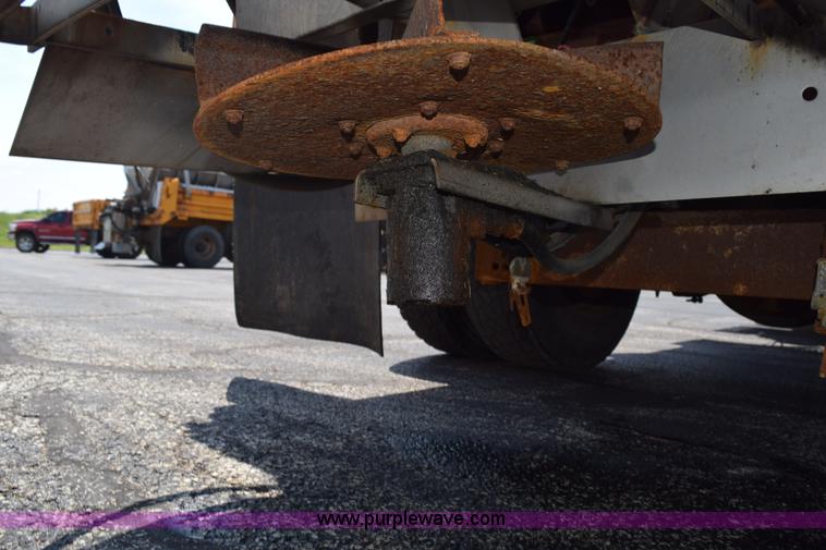 image for item K6209 2000 International 4900 dump truck