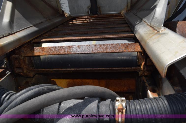 image for item K6209 2000 International 4900 dump truck