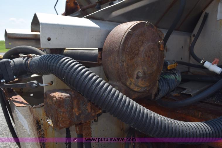 image for item K6209 2000 International 4900 dump truck