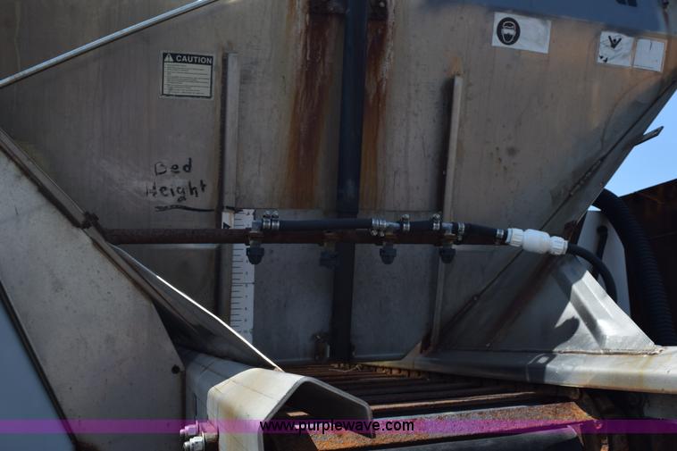 image for item K6209 2000 International 4900 dump truck