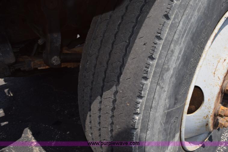 image for item K6209 2000 International 4900 dump truck