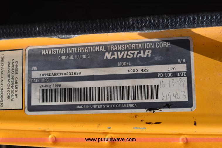 image for item K6209 2000 International 4900 dump truck