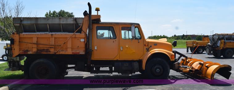 image for item K6210 1997 International 4900 dump truck