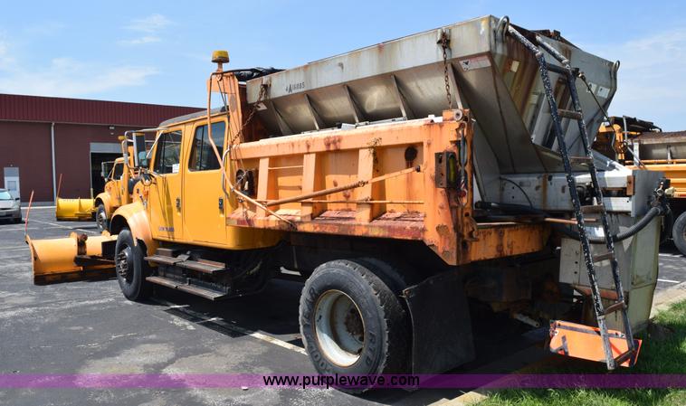 image for item K6210 1997 International 4900 dump truck