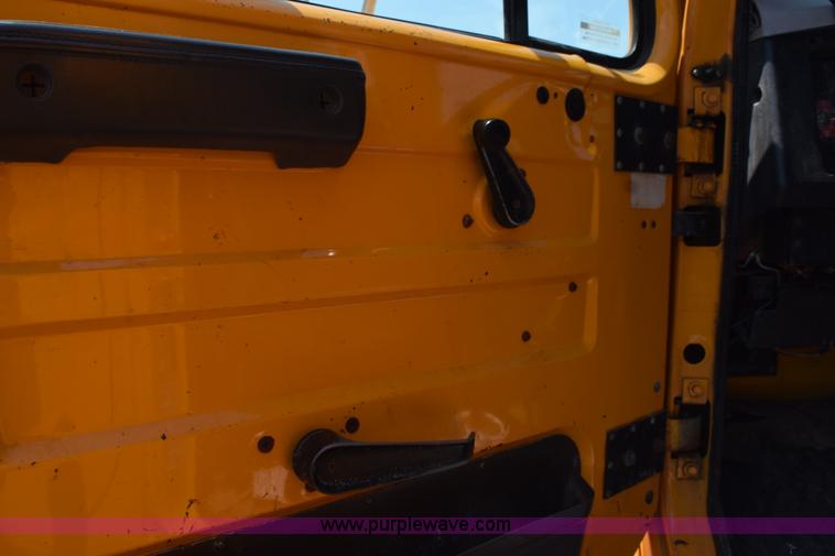 image for item K6210 1997 International 4900 dump truck