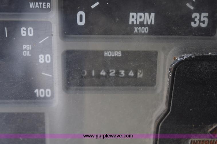 image for item K6210 1997 International 4900 dump truck