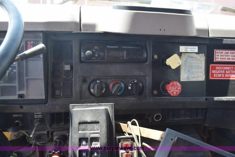 image for item K6210 1997 International 4900 dump truck