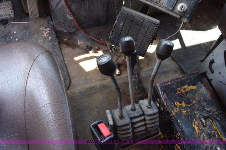 image for item K6210 1997 International 4900 dump truck