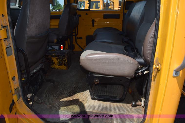 image for item K6210 1997 International 4900 dump truck