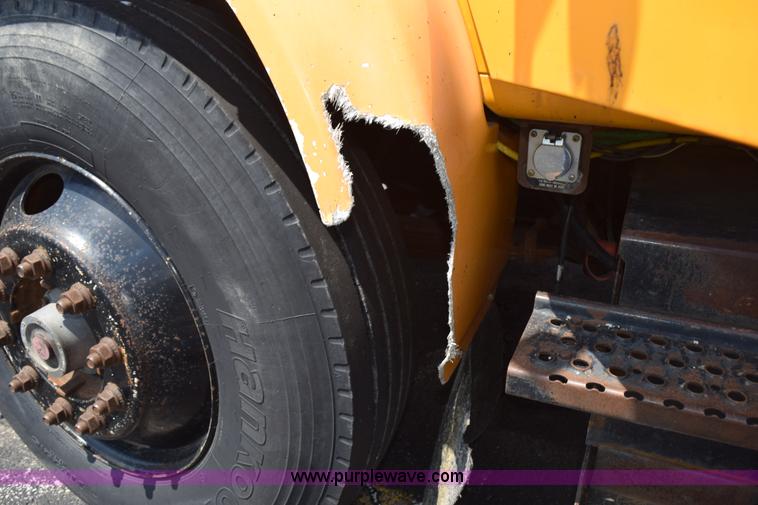 image for item K6210 1997 International 4900 dump truck