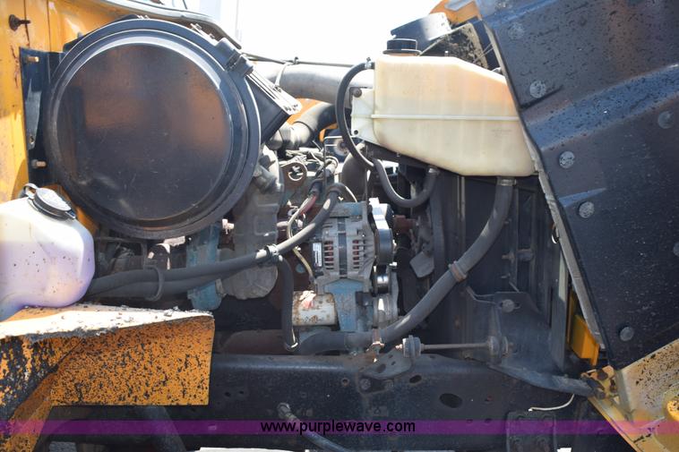 image for item K6210 1997 International 4900 dump truck