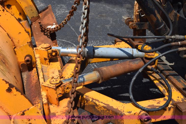 image for item K6210 1997 International 4900 dump truck