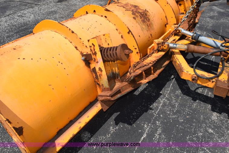 image for item K6210 1997 International 4900 dump truck