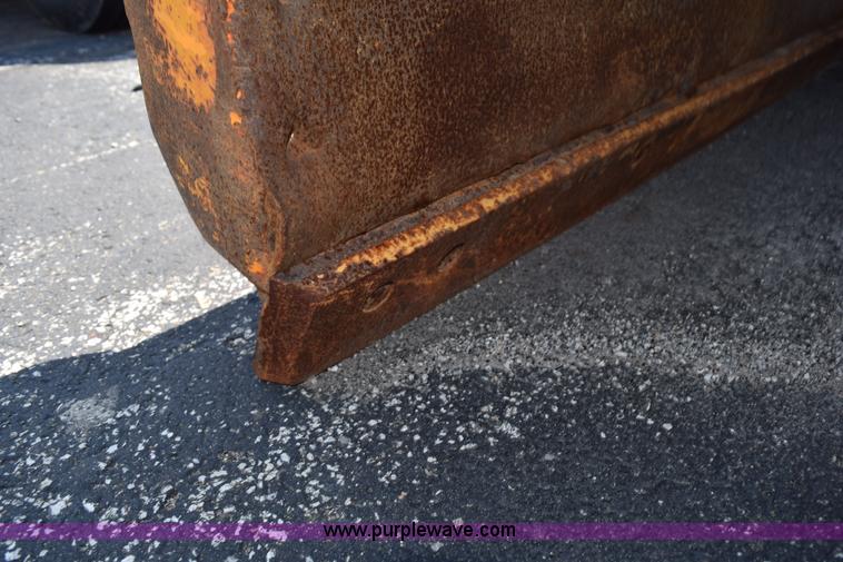 image for item K6210 1997 International 4900 dump truck