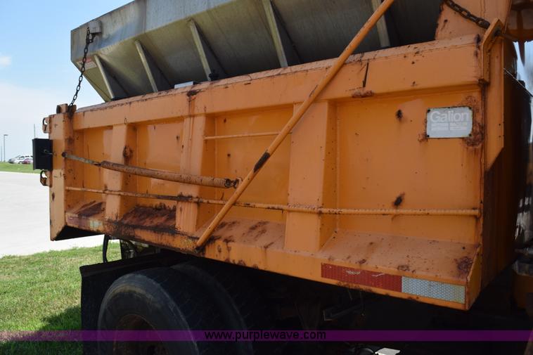 image for item K6210 1997 International 4900 dump truck