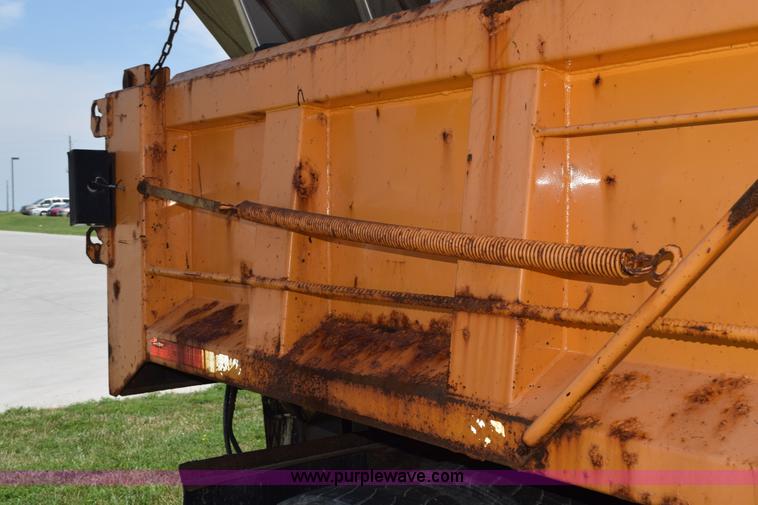 image for item K6210 1997 International 4900 dump truck