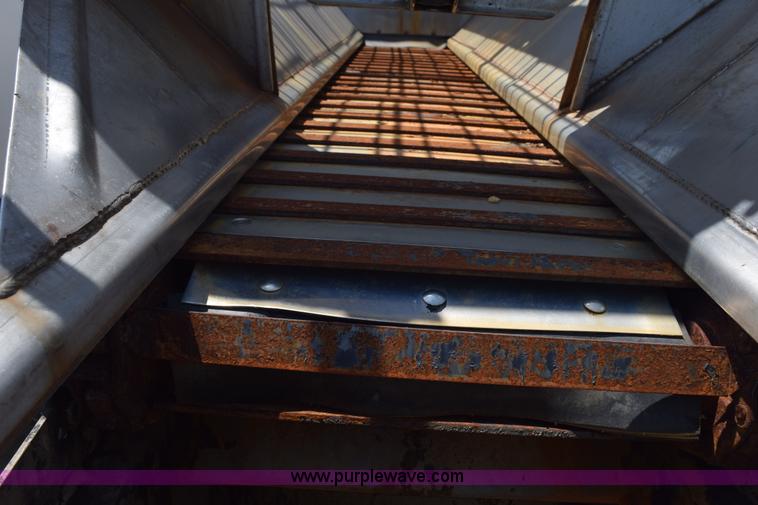 image for item K6210 1997 International 4900 dump truck