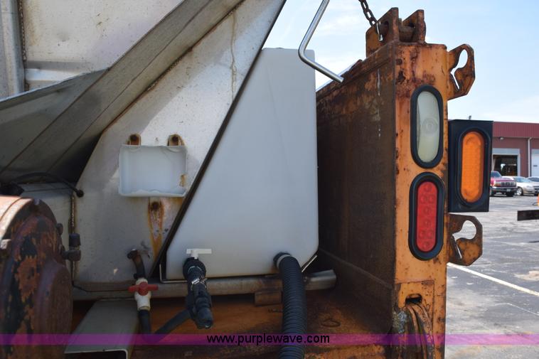 image for item K6210 1997 International 4900 dump truck