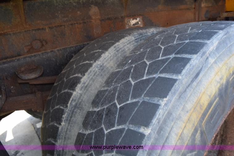 image for item K6210 1997 International 4900 dump truck