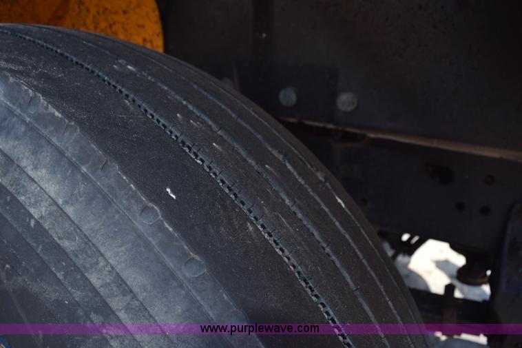 image for item K6210 1997 International 4900 dump truck