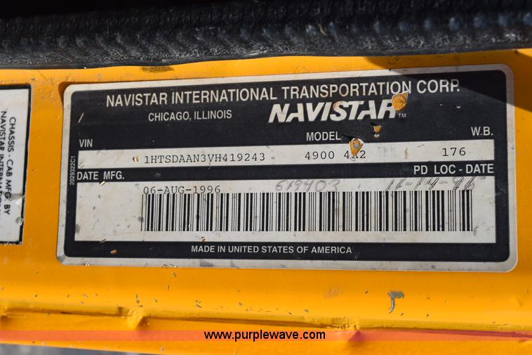 image for item K6210 1997 International 4900 dump truck