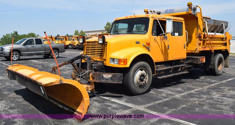 image for item K6211 2000 International 4900 dump truck