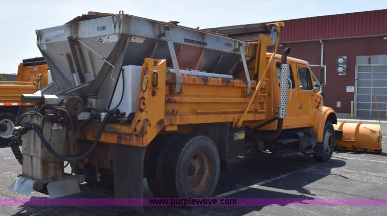 image for item K6211 2000 International 4900 dump truck