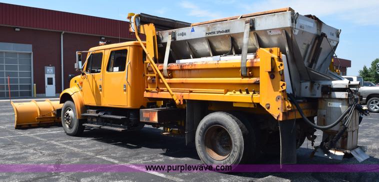 image for item K6211 2000 International 4900 dump truck