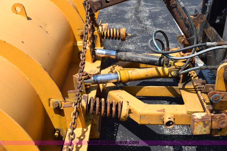 image for item K6211 2000 International 4900 dump truck