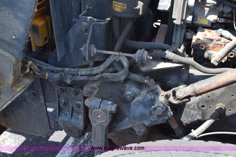 image for item K6211 2000 International 4900 dump truck