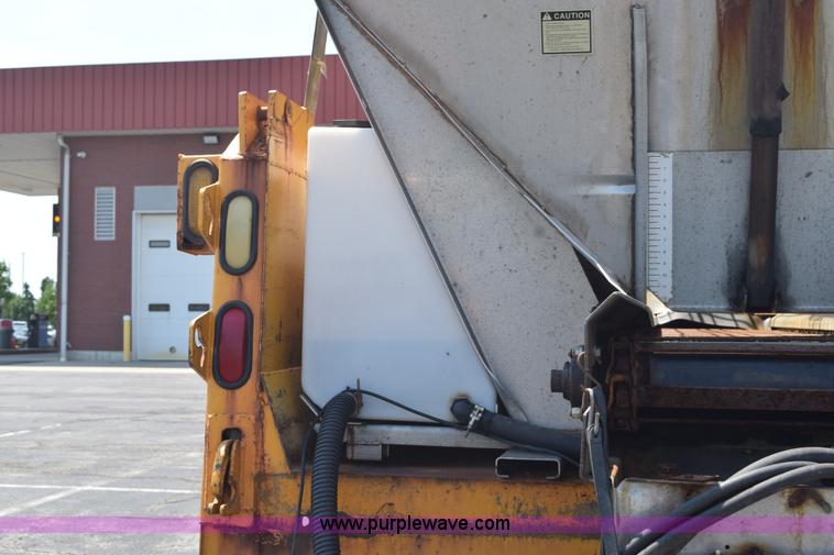 image for item K6211 2000 International 4900 dump truck