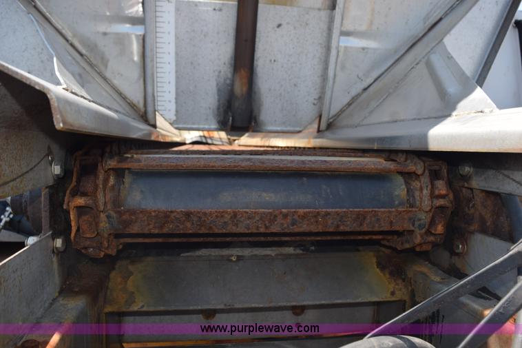 image for item K6211 2000 International 4900 dump truck