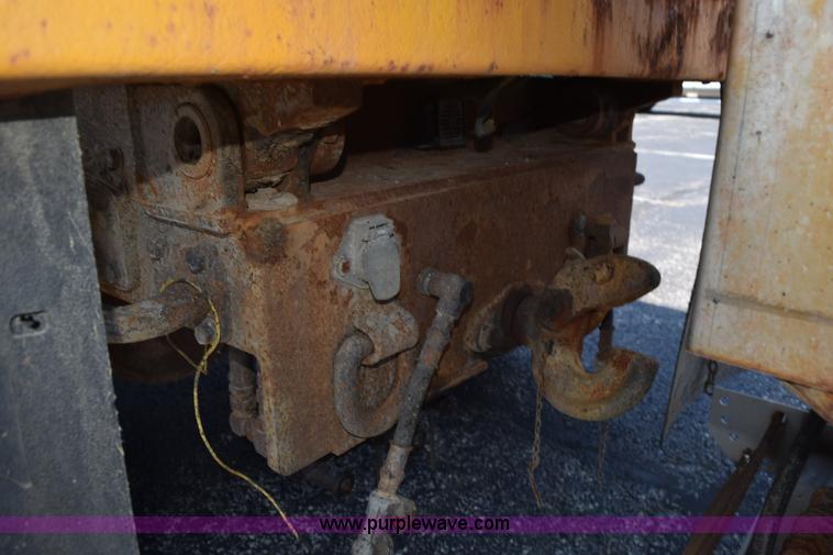 image for item K6211 2000 International 4900 dump truck