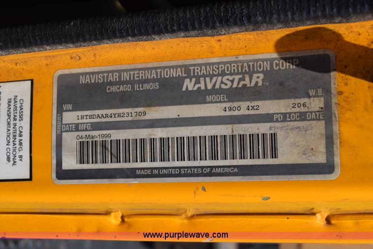 image for item K6211 2000 International 4900 dump truck