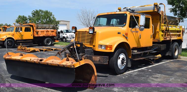 image for item K6212 2000 International 4900 dump truck