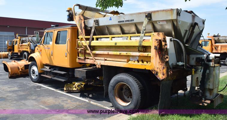 image for item K6212 2000 International 4900 dump truck