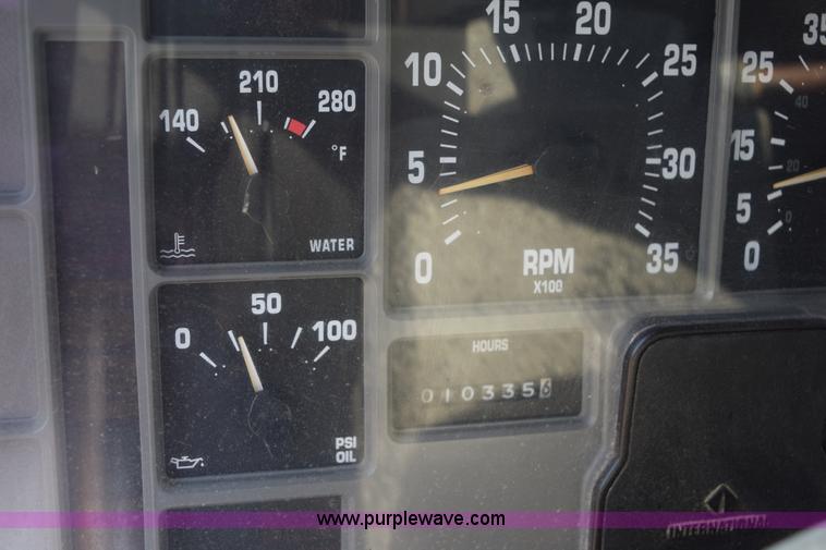 image for item K6212 2000 International 4900 dump truck