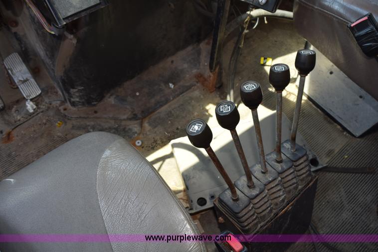 image for item K6212 2000 International 4900 dump truck