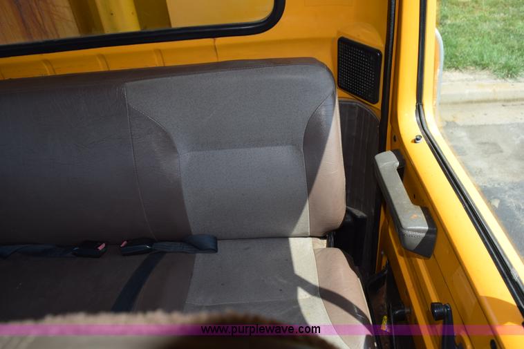 image for item K6212 2000 International 4900 dump truck