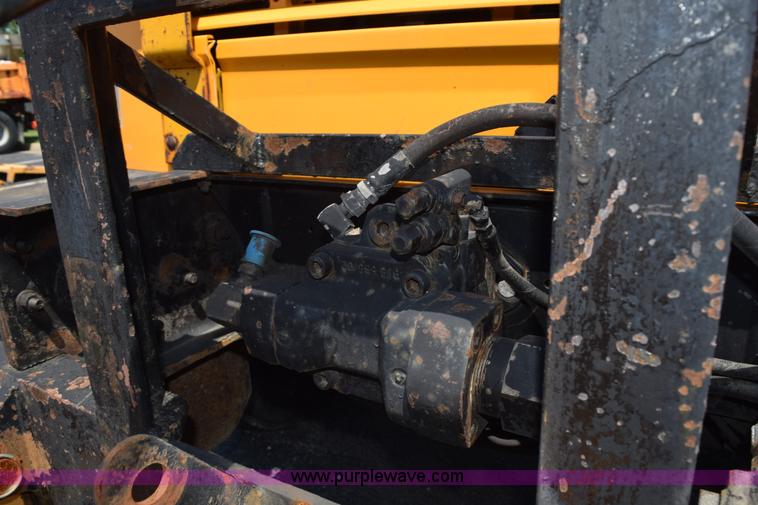 image for item K6212 2000 International 4900 dump truck