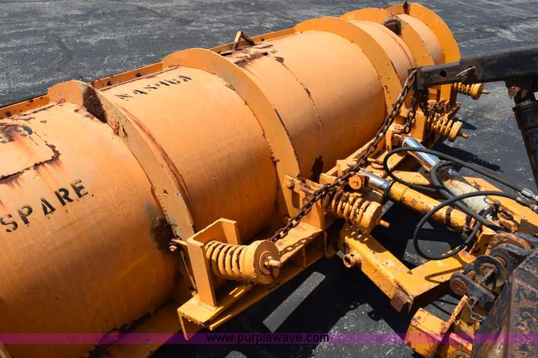 image for item K6212 2000 International 4900 dump truck