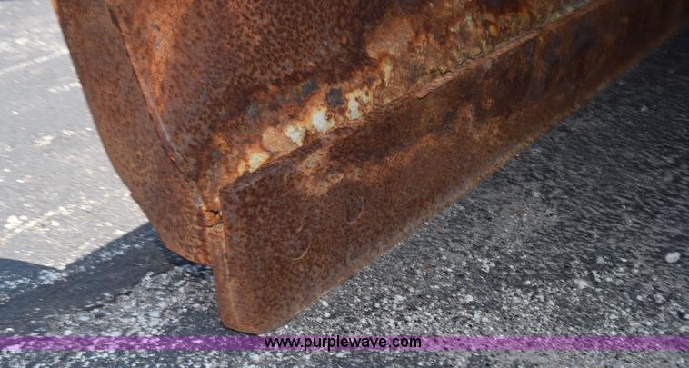 image for item K6212 2000 International 4900 dump truck