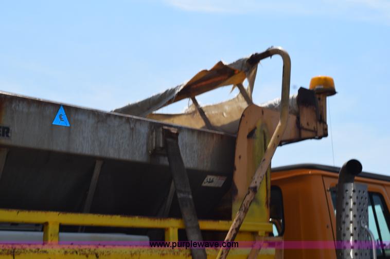 image for item K6212 2000 International 4900 dump truck