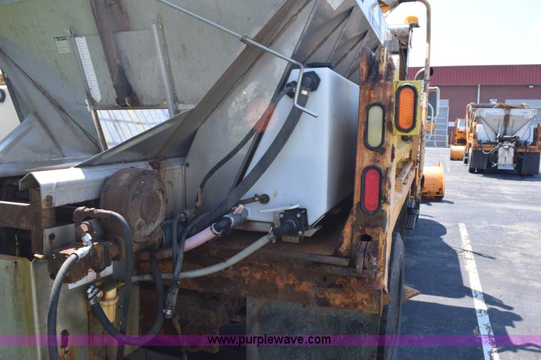 image for item K6212 2000 International 4900 dump truck